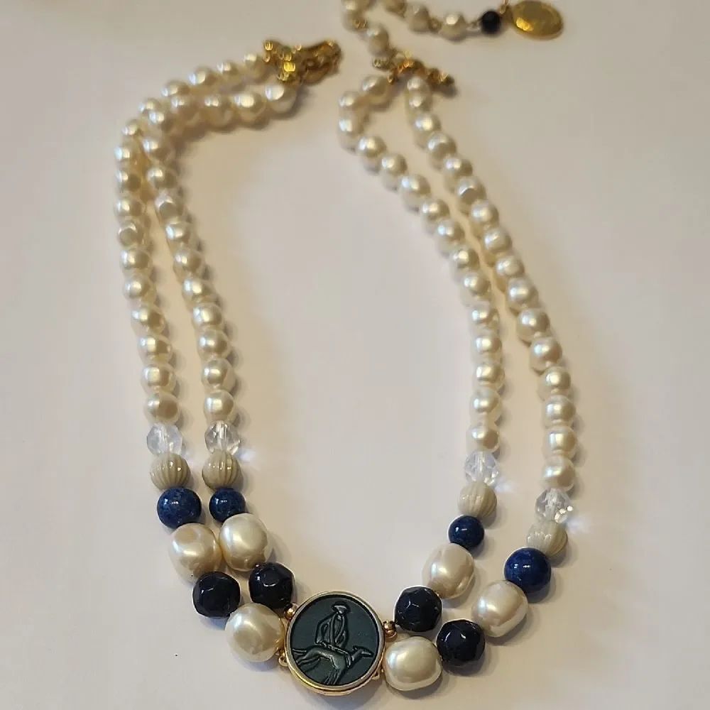 Liz Claiborne Faux Baroque Pearl Bead  Navy White Cameo Pendant Necklace